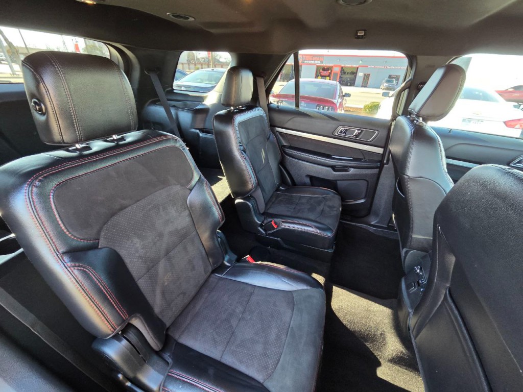 2018 Ford Explorer Image 17