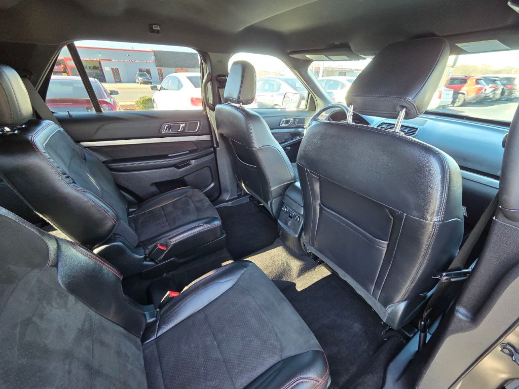 2018 Ford Explorer Image 18