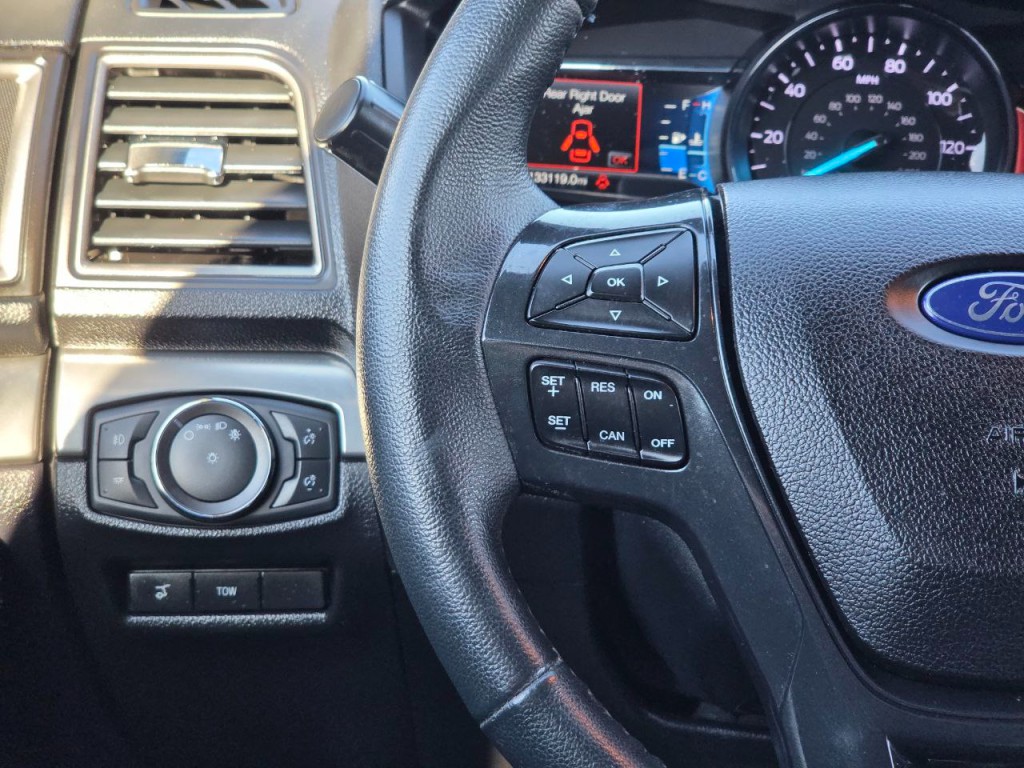 2018 Ford Explorer Image 28