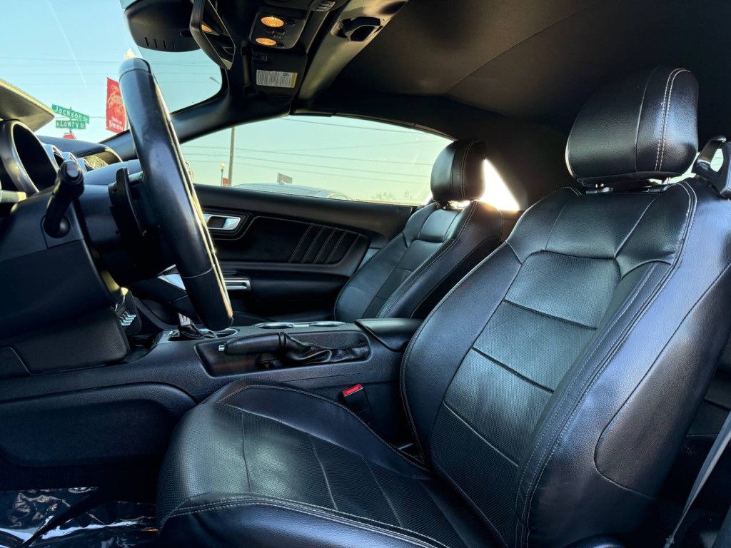 2019 Ford Mustang Image 14