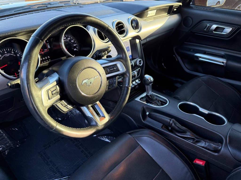 2019 Ford Mustang Image 15