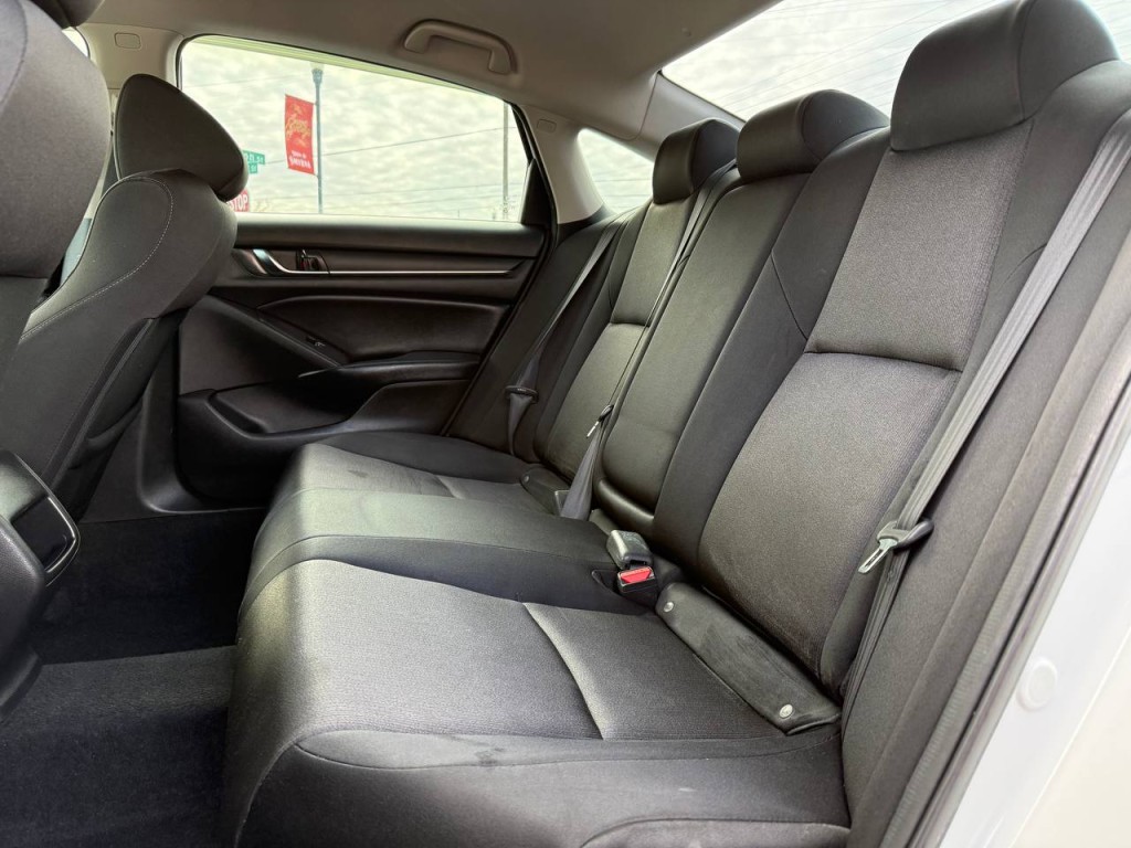2018 Honda Accord Image 15