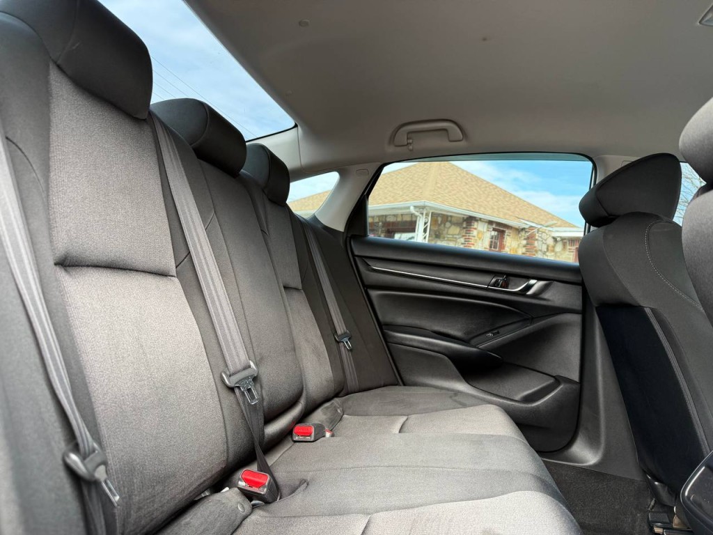 2018 Honda Accord Image 22