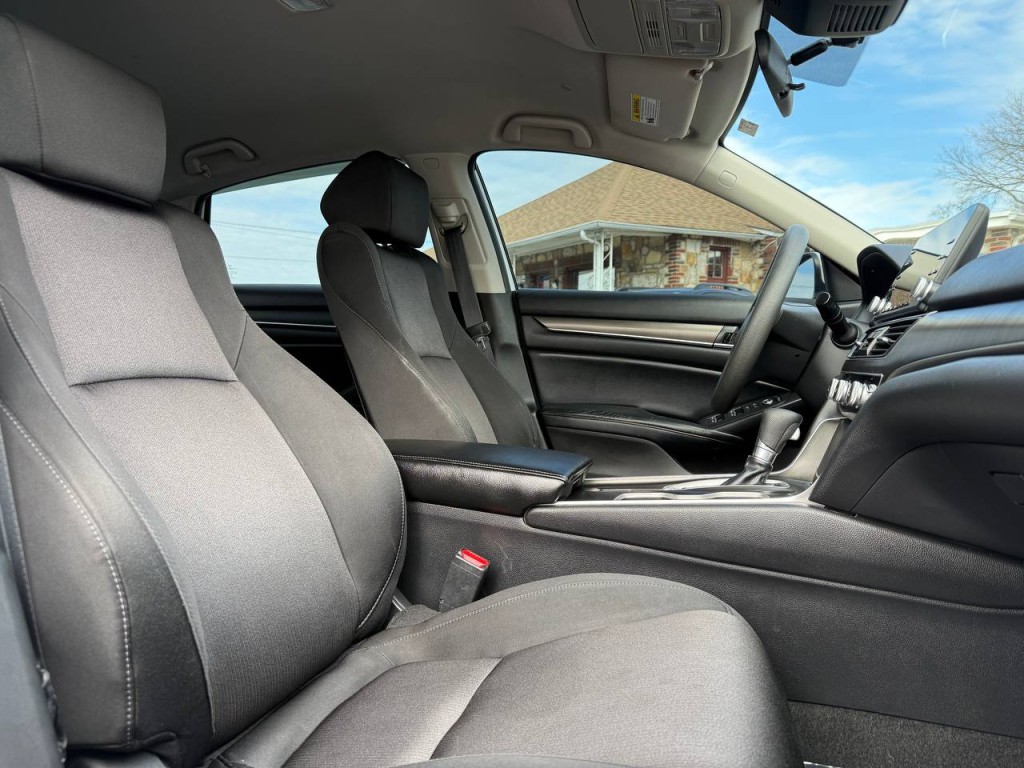 2018 Honda Accord Image 24