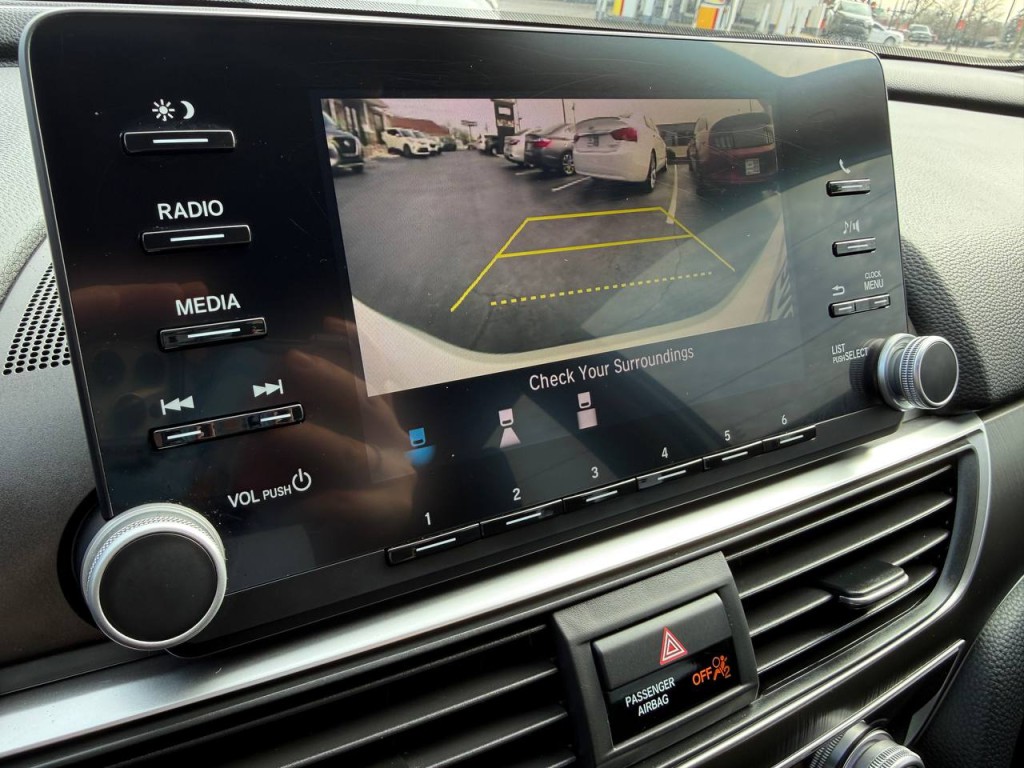 2018 Honda Accord Image 30