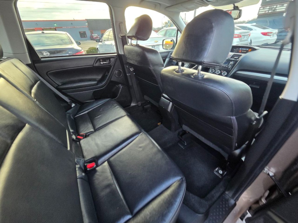 2015 Subaru Forester Image 16