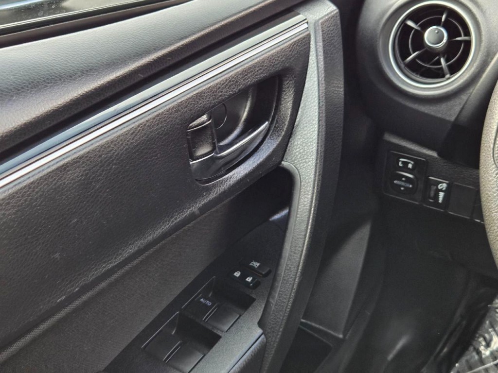 2019 Toyota Corolla Image 26