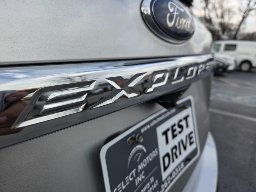 2016 Ford Explorer Image 8