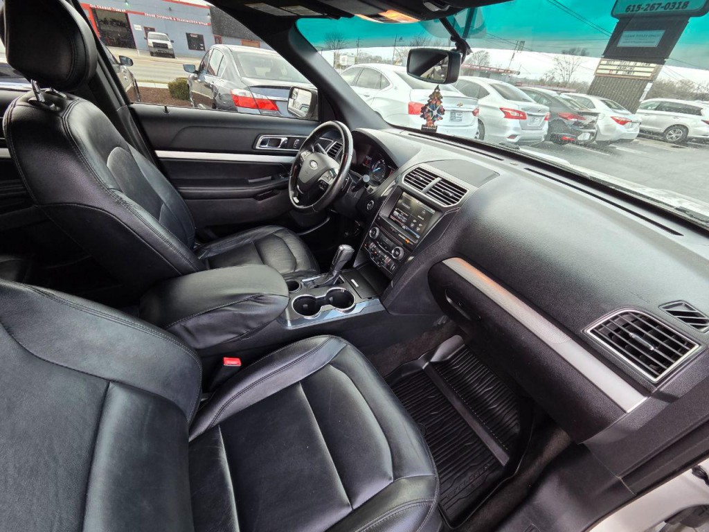2016 Ford Explorer Image 19