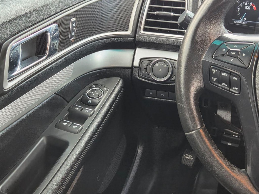 2016 Ford Explorer Image 30