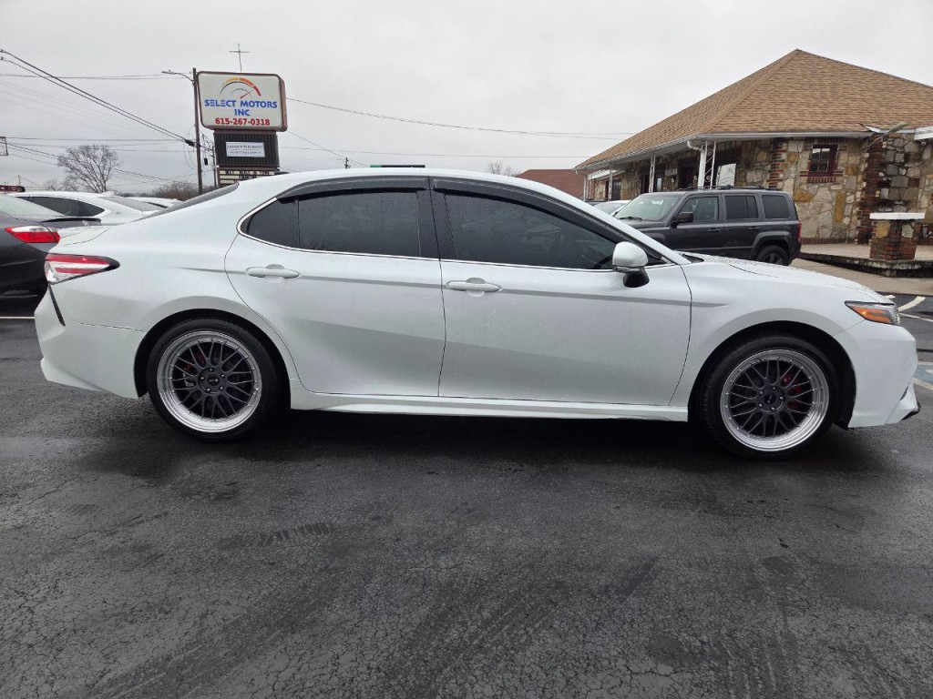 2018 Toyota Camry Image 6