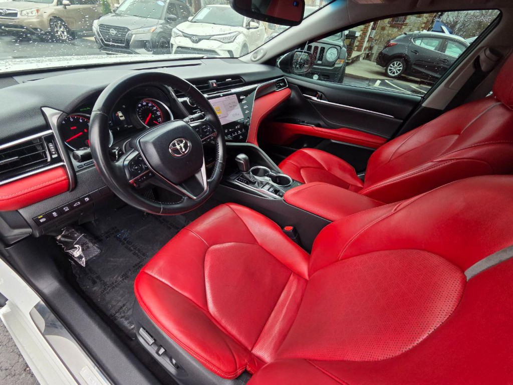 2018 Toyota Camry Image 11