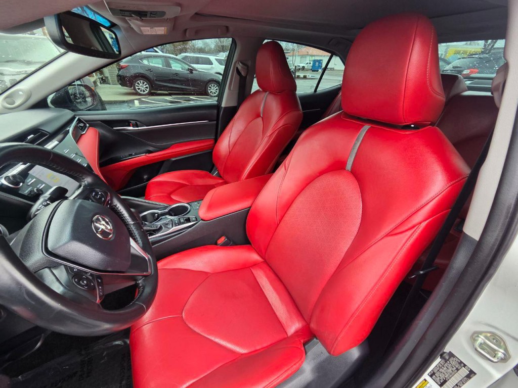 2018 Toyota Camry Image 12