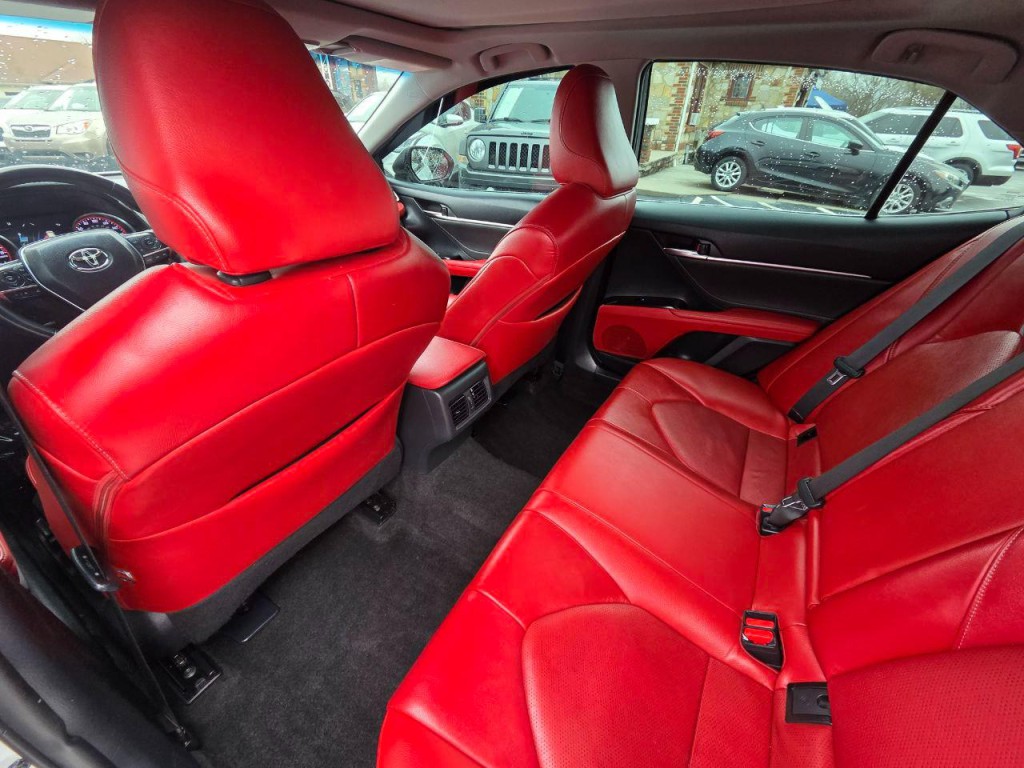 2018 Toyota Camry Image 13