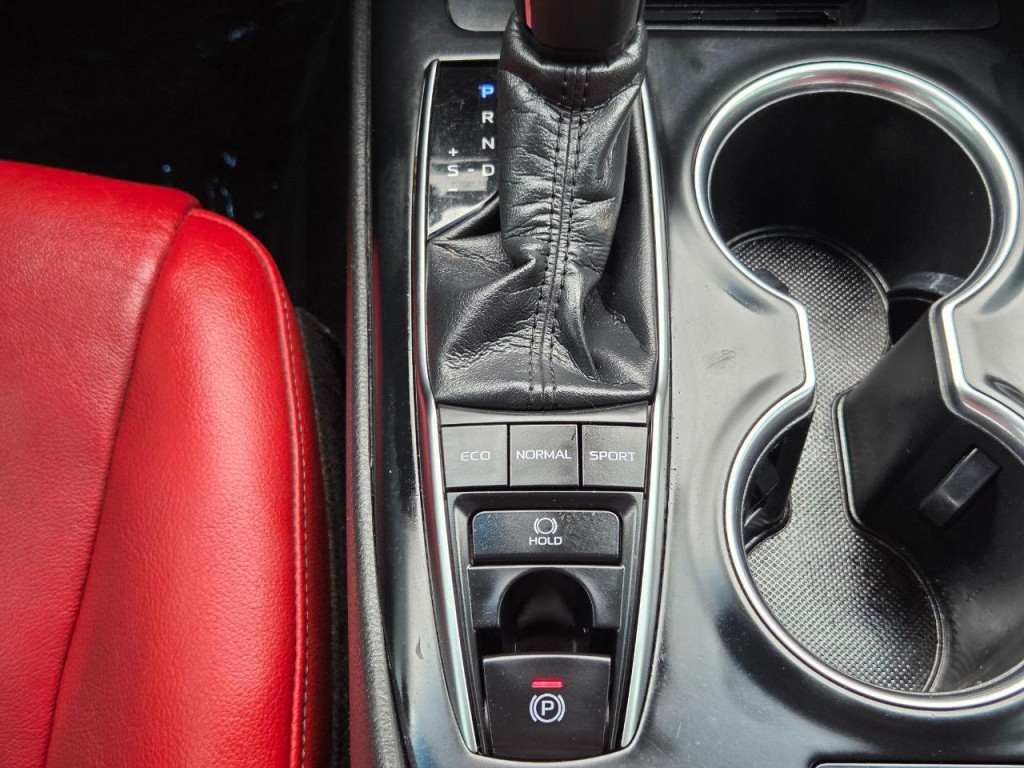 2018 Toyota Camry Image 21