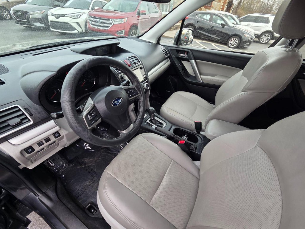 2016 Subaru Forester Image 12
