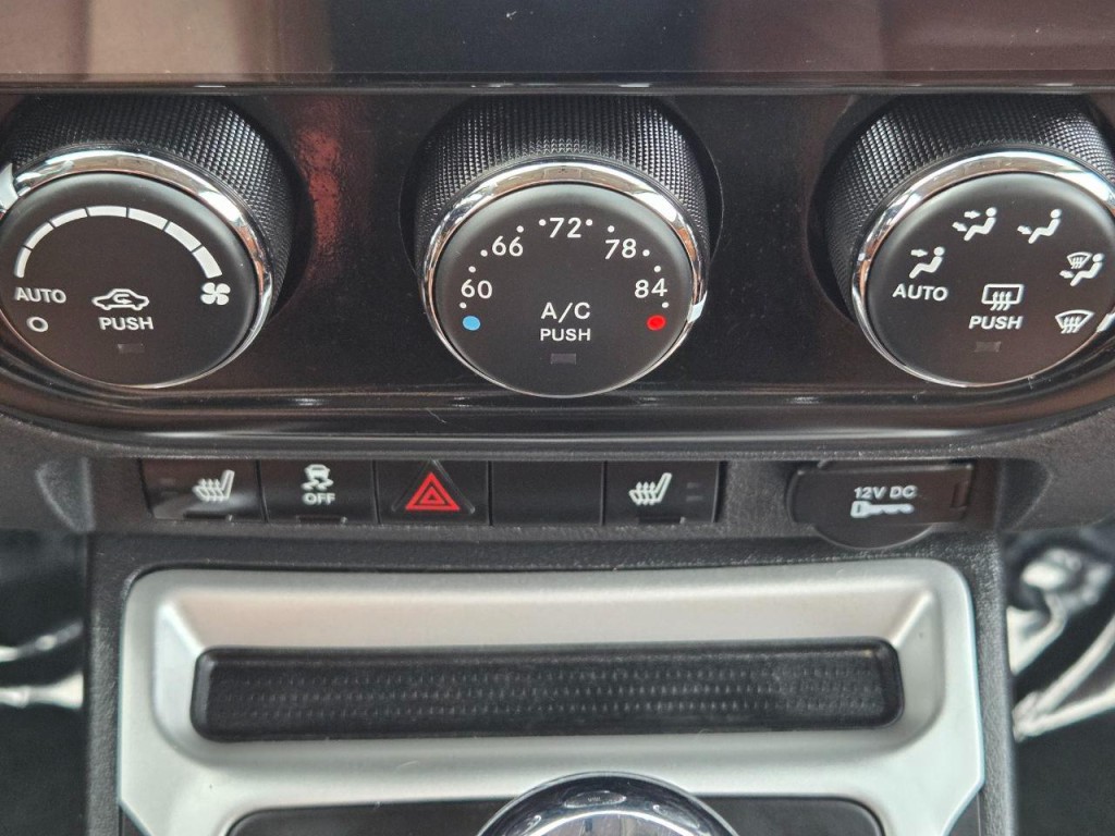 2014 Jeep Compass Image 22