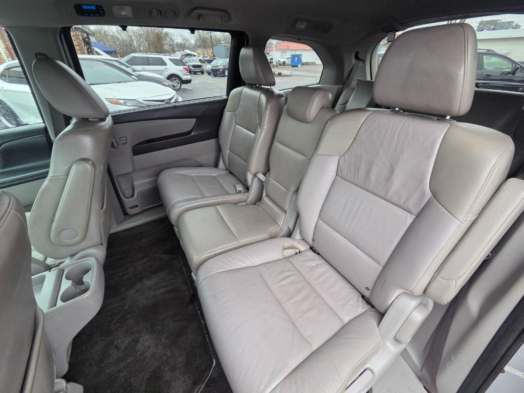2012 Honda Odyssey Image 14