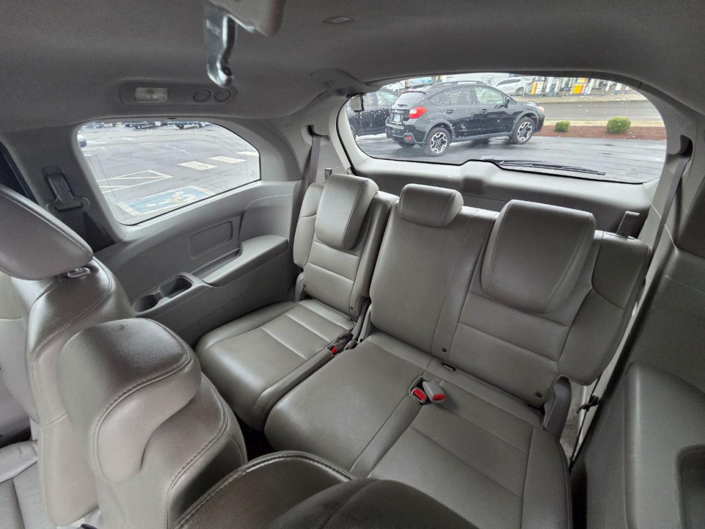 2012 Honda Odyssey Image 15