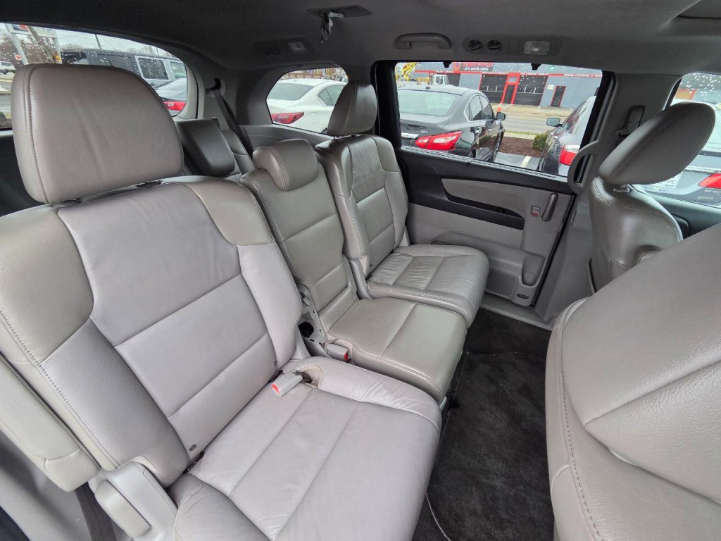 2012 Honda Odyssey Image 17