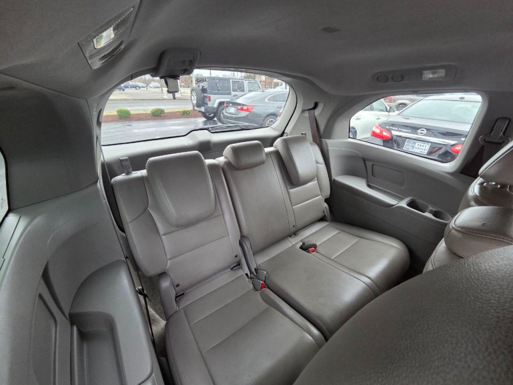 2012 Honda Odyssey Image 18