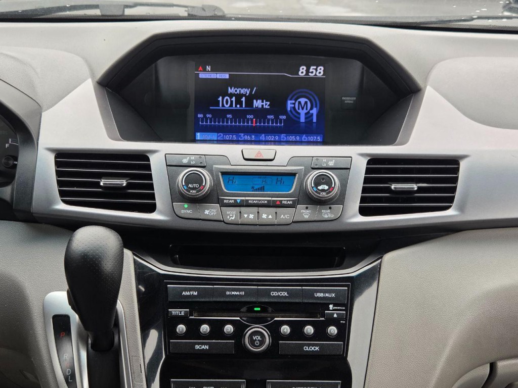 2012 Honda Odyssey Image 21