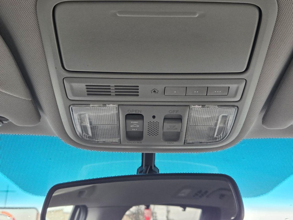 2012 Honda Odyssey Image 22