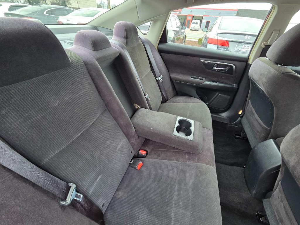 2013 Nissan Altima Image 16