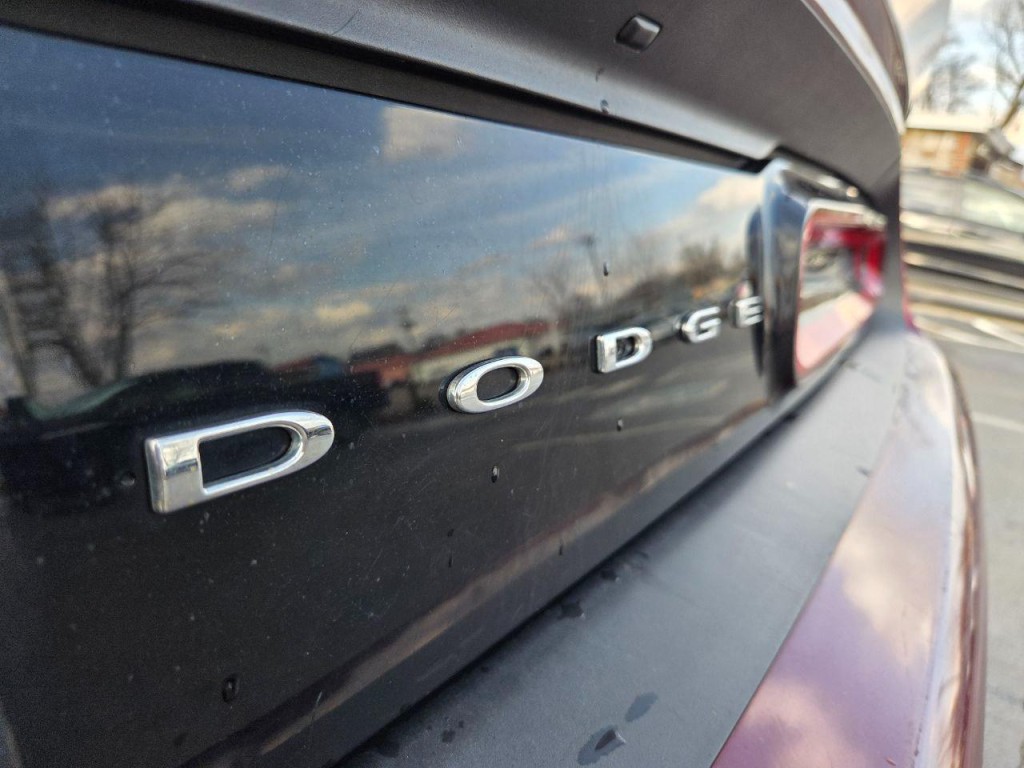 2017 Dodge Challenger Image 8