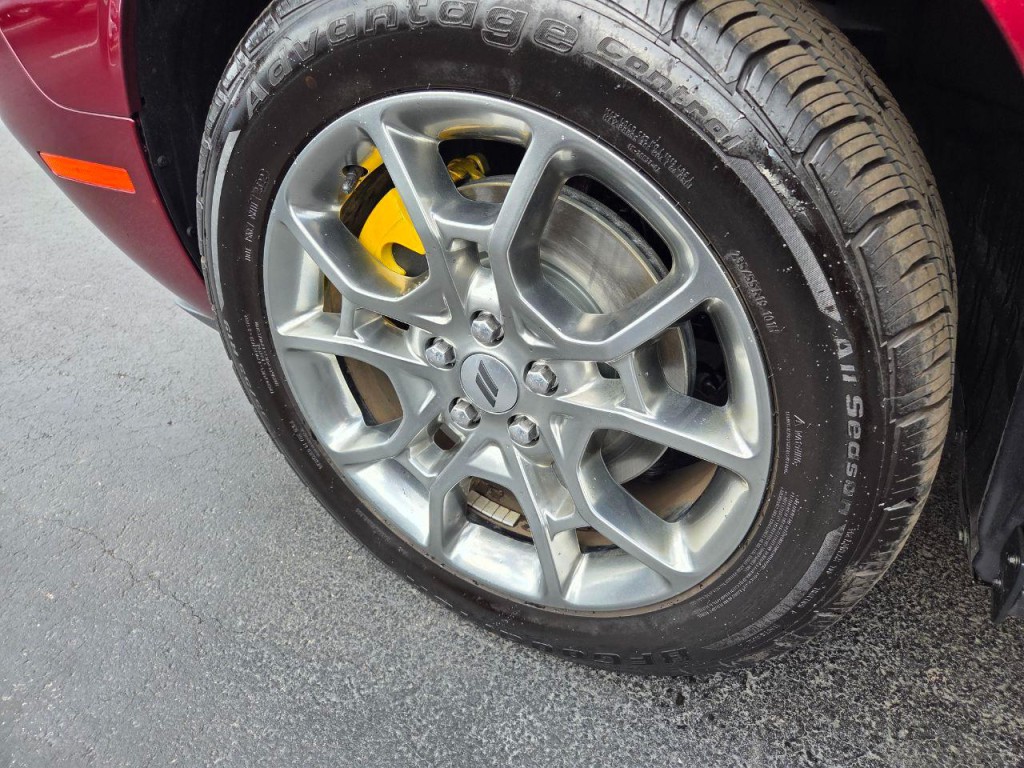 2017 Dodge Challenger Image 11