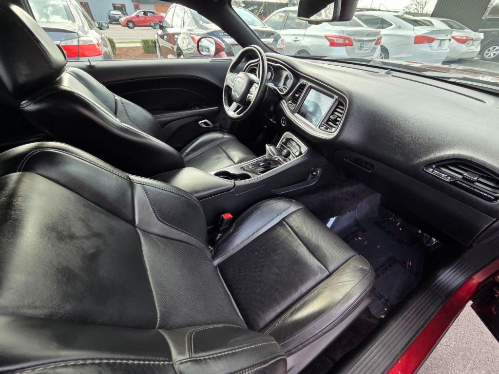 2017 Dodge Challenger Image 14