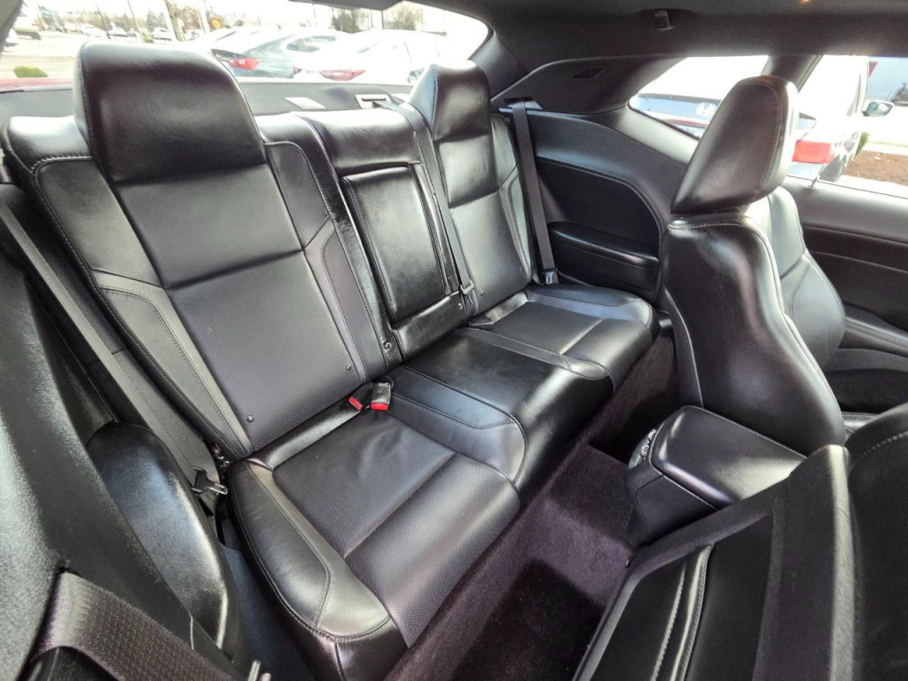 2017 Dodge Challenger Image 16