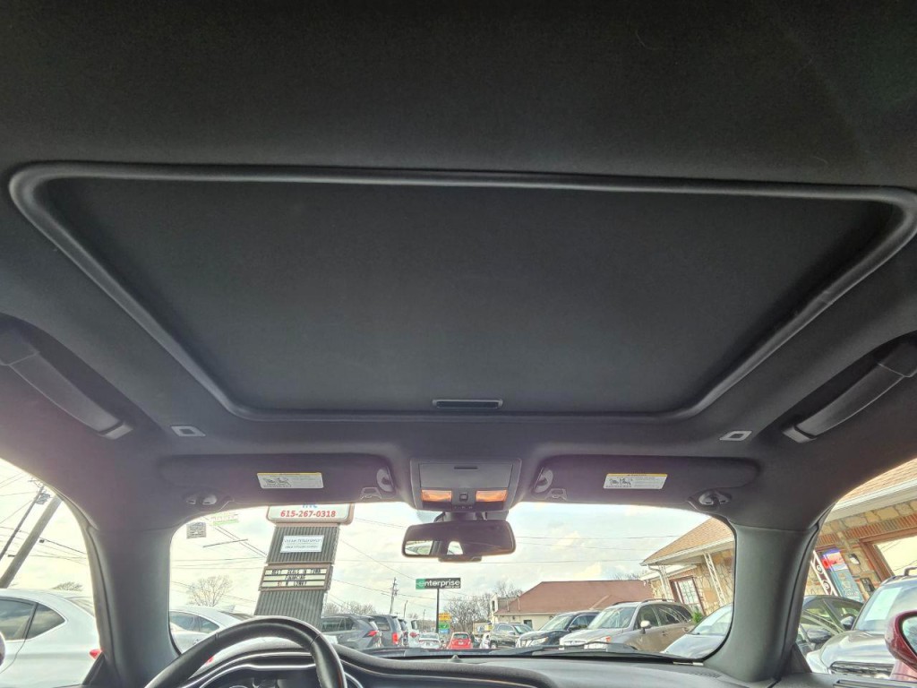 2017 Dodge Challenger Image 21