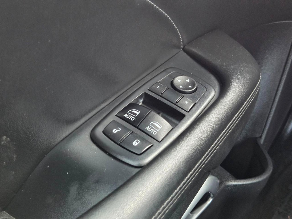 2017 Dodge Challenger Image 25