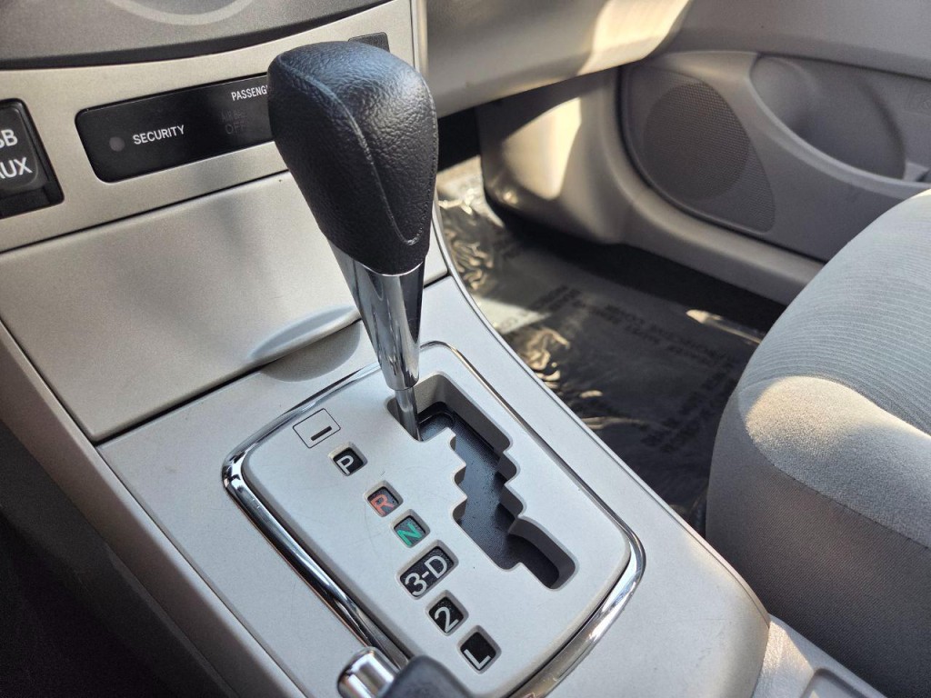 2013 Toyota Corolla Image 28