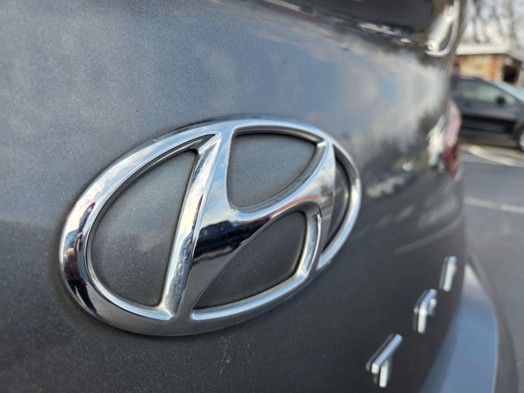 2019 Hyundai Elantra Image 9