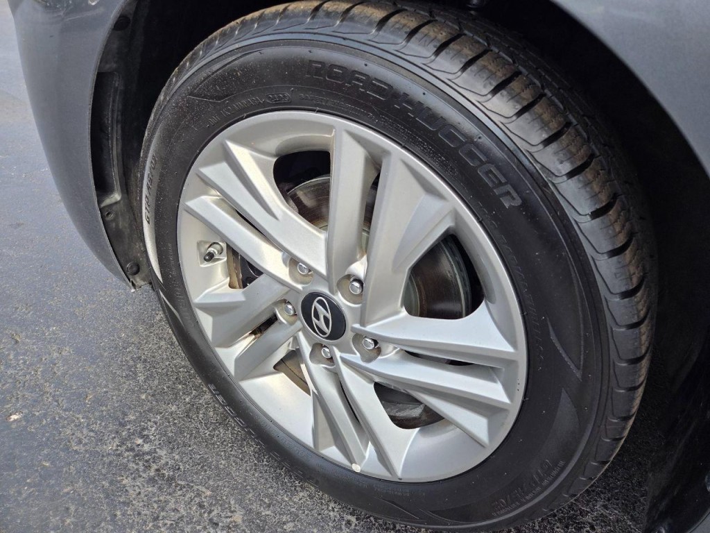 2019 Hyundai Elantra Image 10