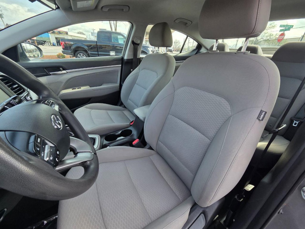 2019 Hyundai Elantra Image 11