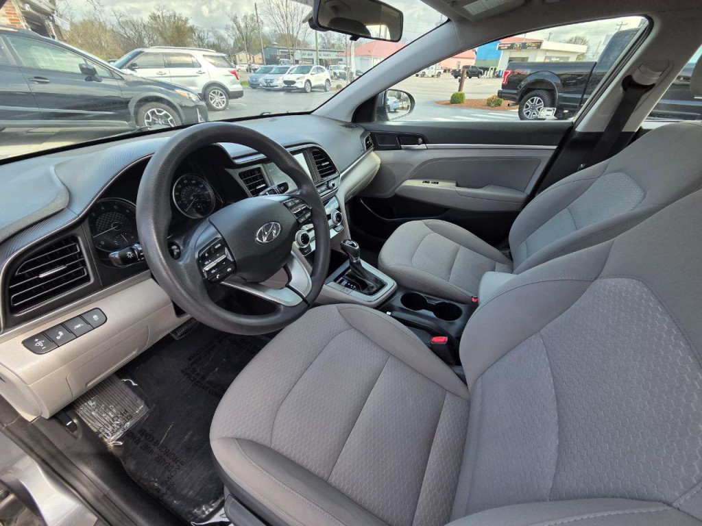 2019 Hyundai Elantra Image 12