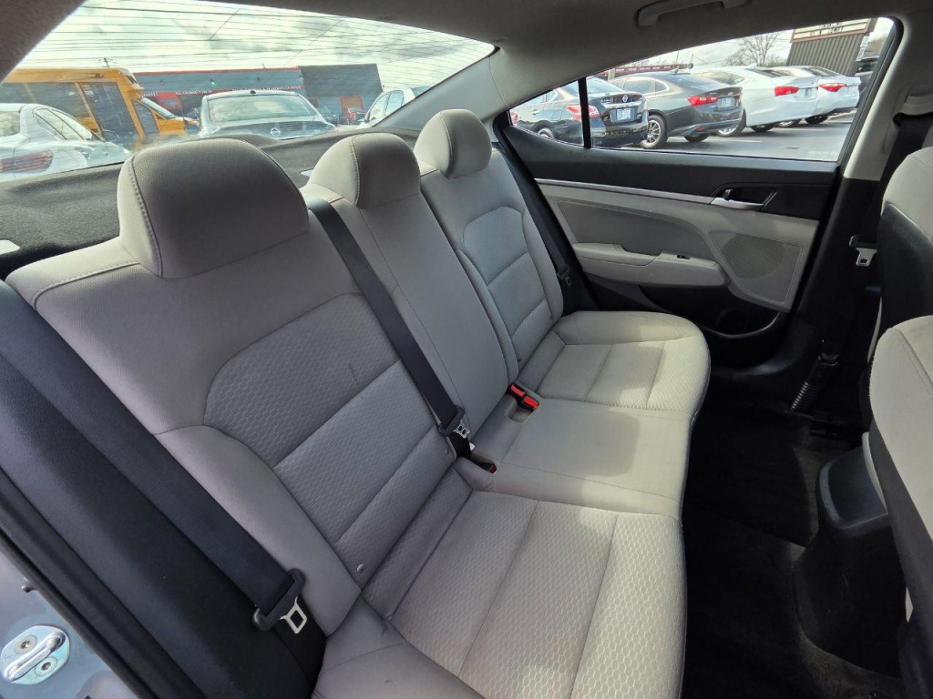 2019 Hyundai Elantra Image 16