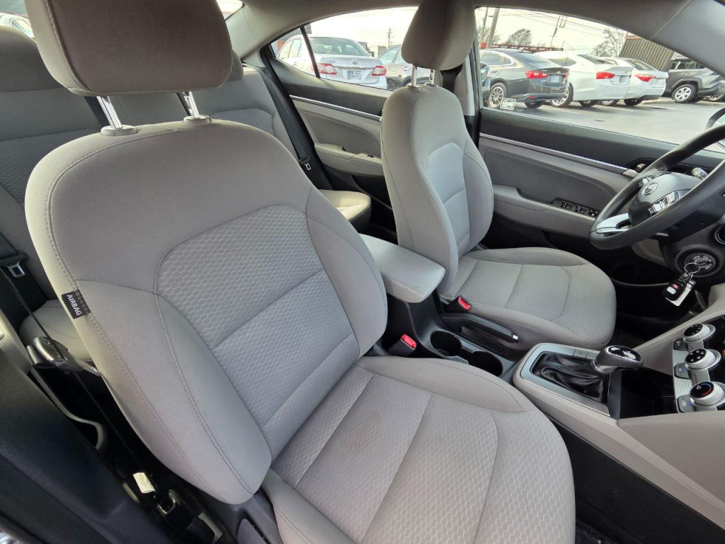 2019 Hyundai Elantra Image 18