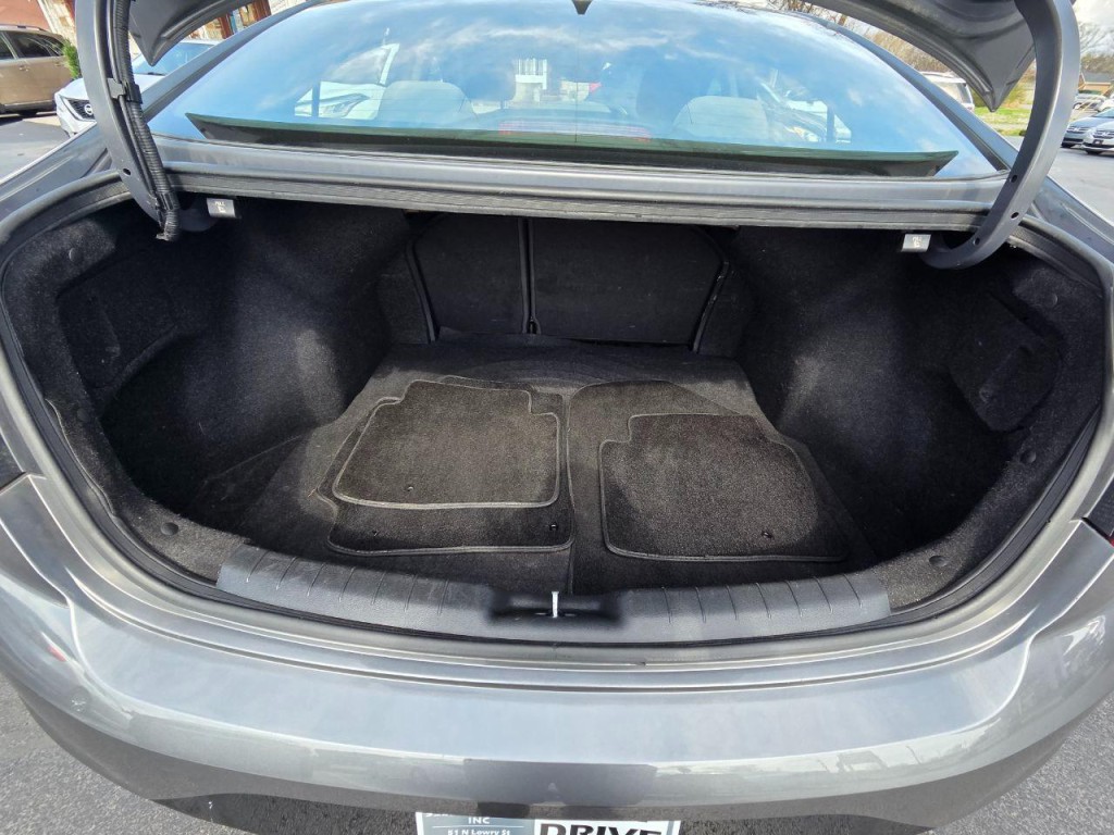 2019 Hyundai Elantra Image 19