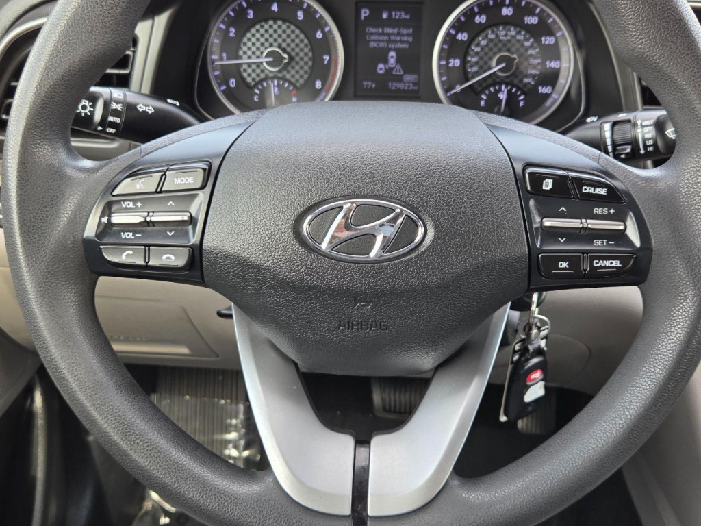 2019 Hyundai Elantra Image 24