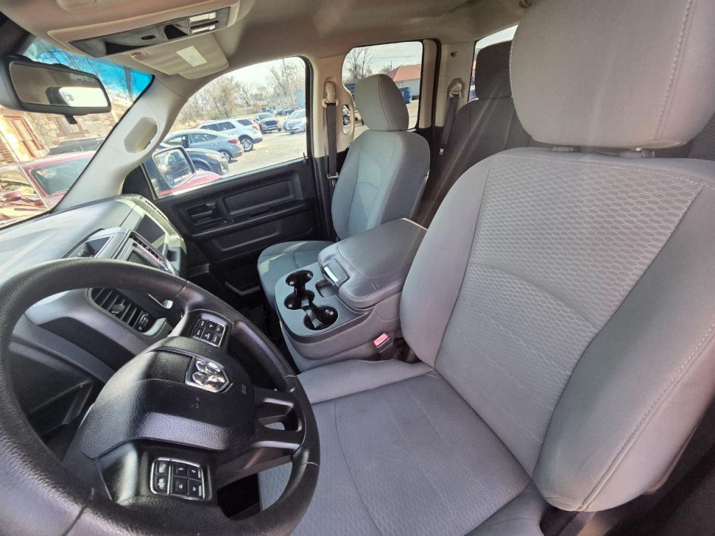 2015 RAM 1500 Image 12