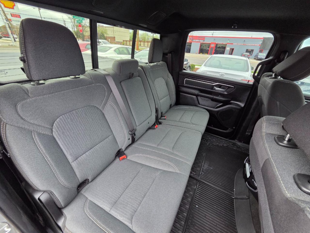 2023 RAM 1500 Image 17