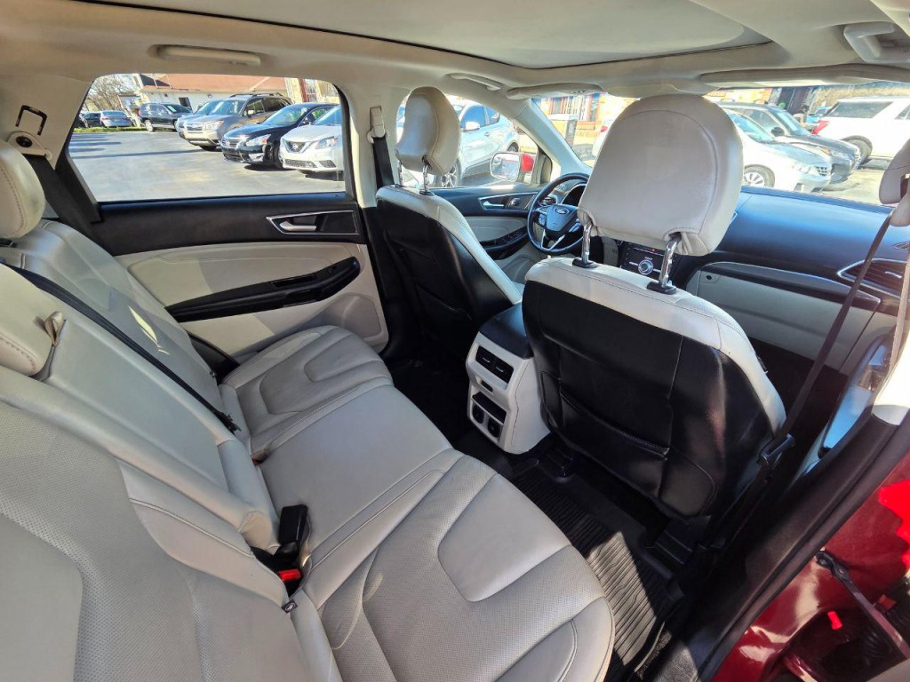 2018 Ford Edge Image 17