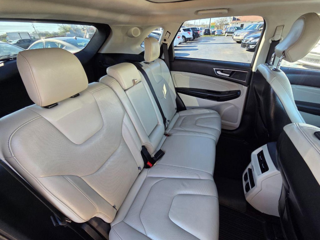 2018 Ford Edge Image 18