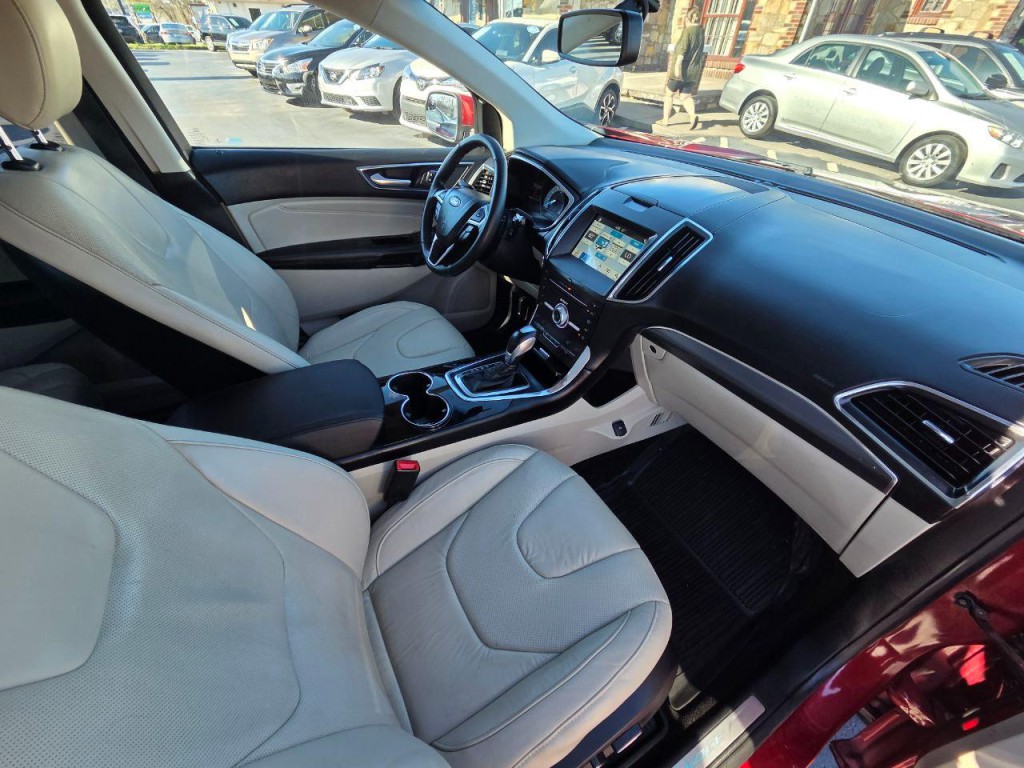 2018 Ford Edge Image 19