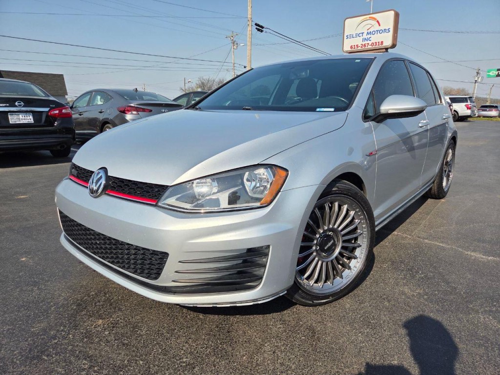 2017 Volkswagen GTI Image 2