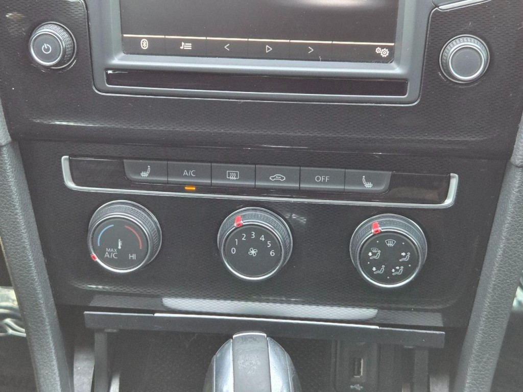 2017 Volkswagen GTI Image 20